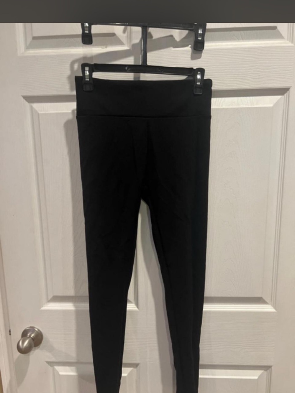 Express woman’s Black High-Waist Leggings